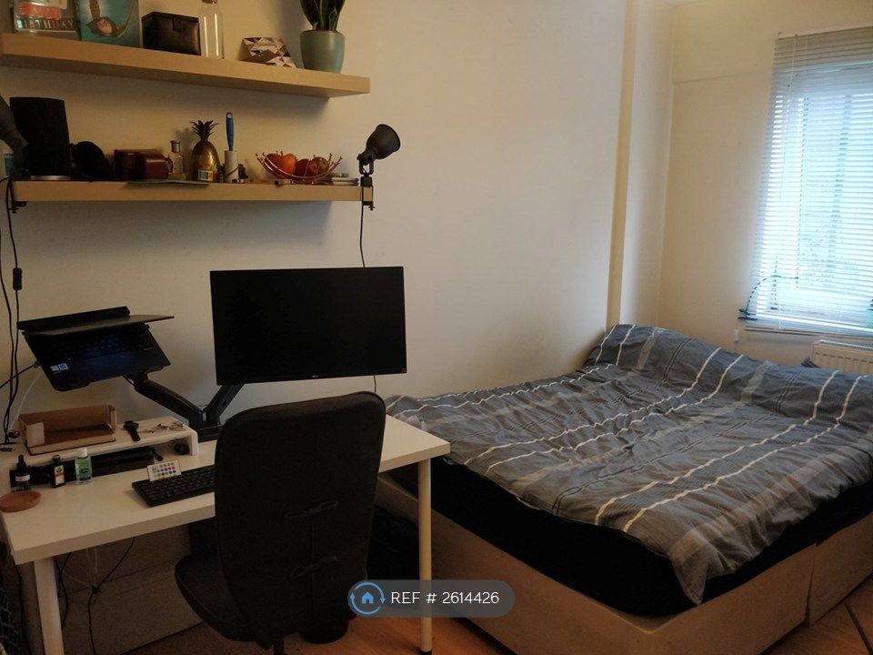 Property photo 2 of 15 Bedroom