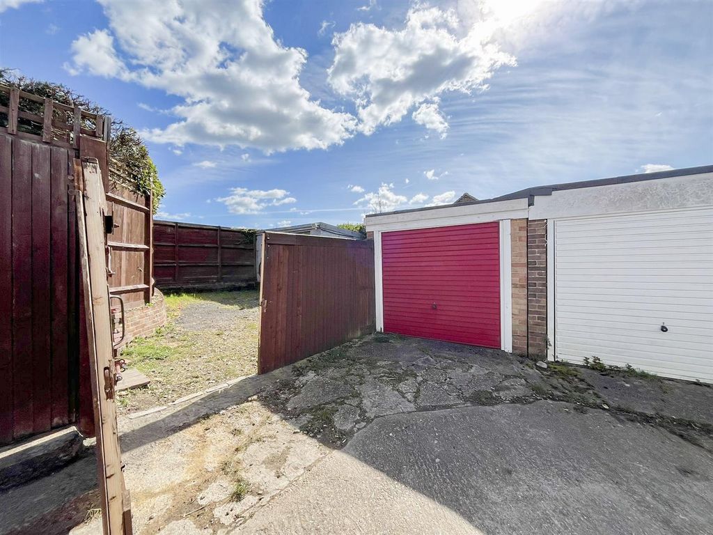 Property photo 2 of 25 5-5352A1F4-A0A2-4F83-B22A-3B1Ad16c992E.Jpg