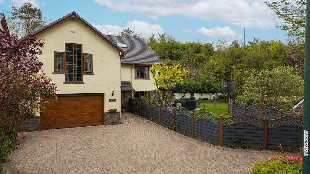 Property photo 3 of 50