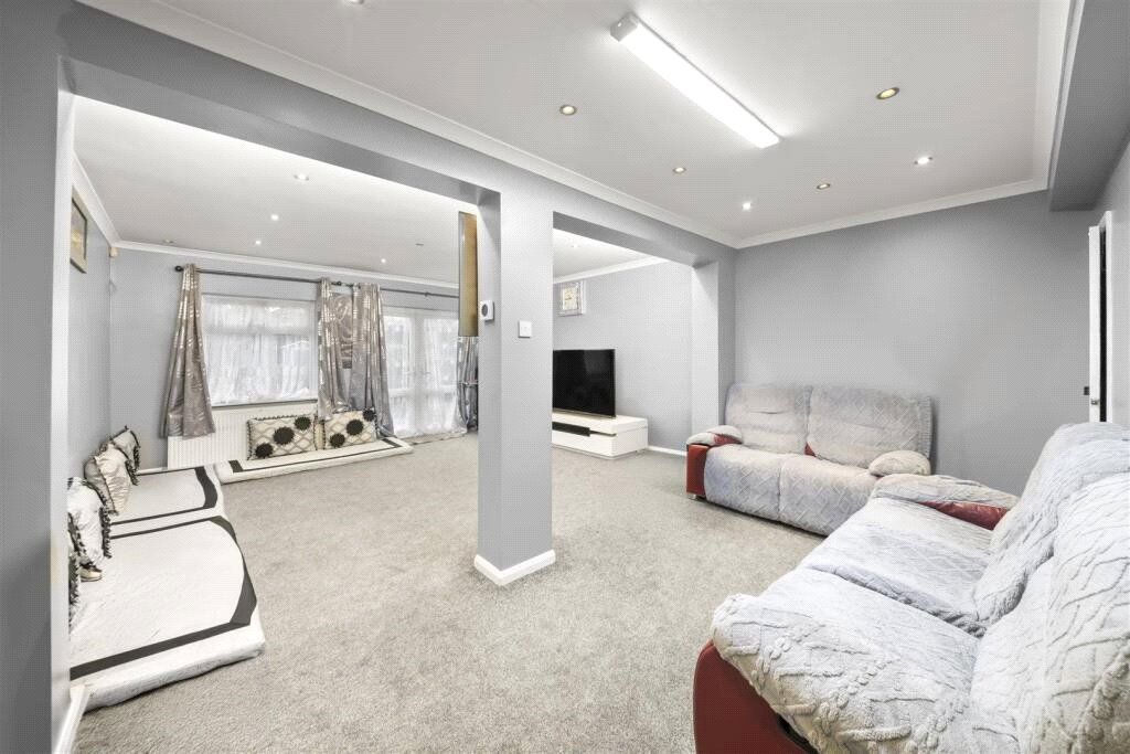 Property photo 2 of 10 Lounge