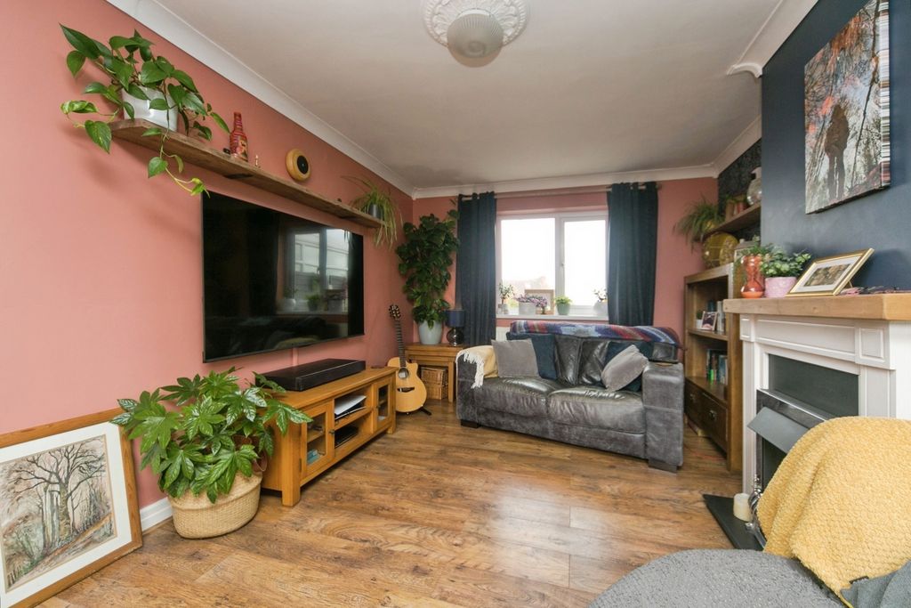 Property photo 3 of 20 Pbox-Img.Jpg