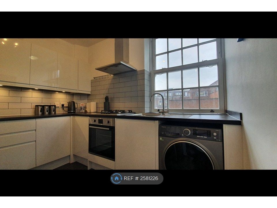 Property photo 2 of 9 Kitchen