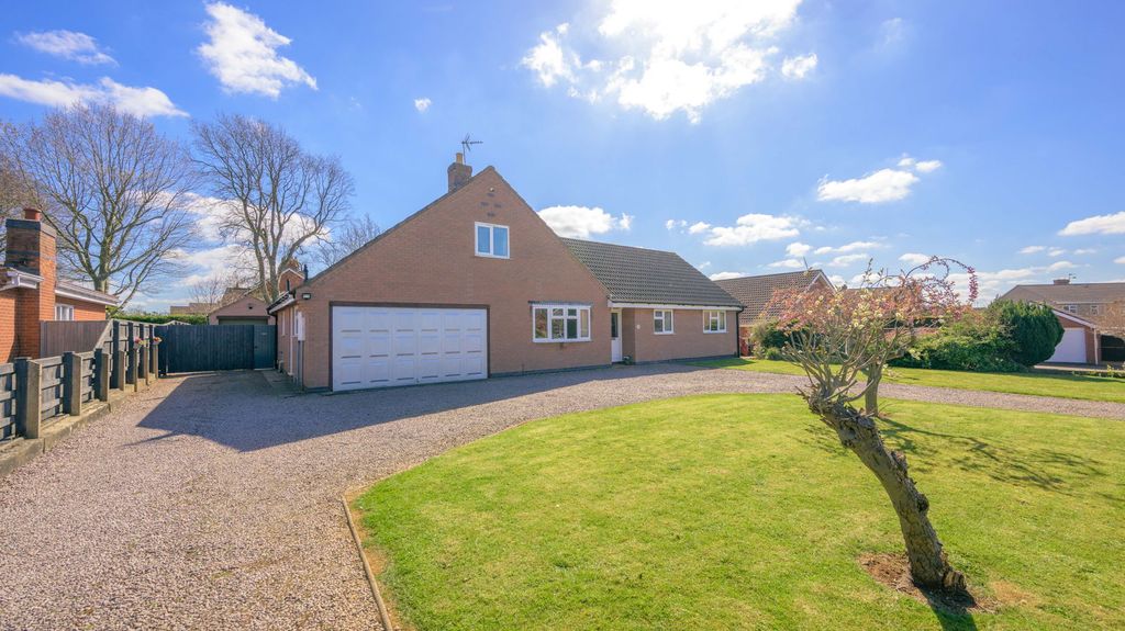 Property photo 1 of 33