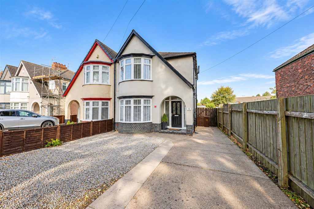 Property photo 1 of 32