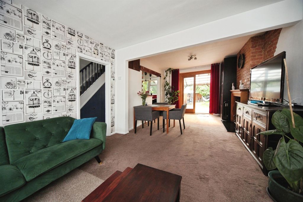 Property photo 2 of 21