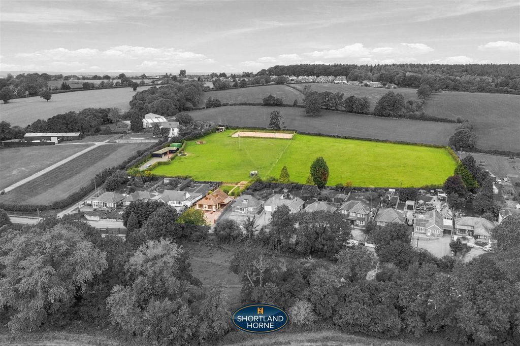 Property photo 1 of 58 Field View, Arley (5 Of 75).Jpg