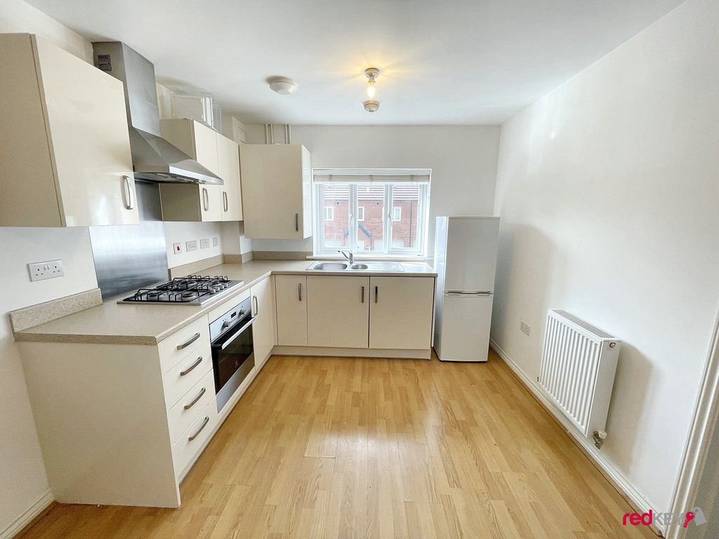 Property photo 2 of 5 Kitchen