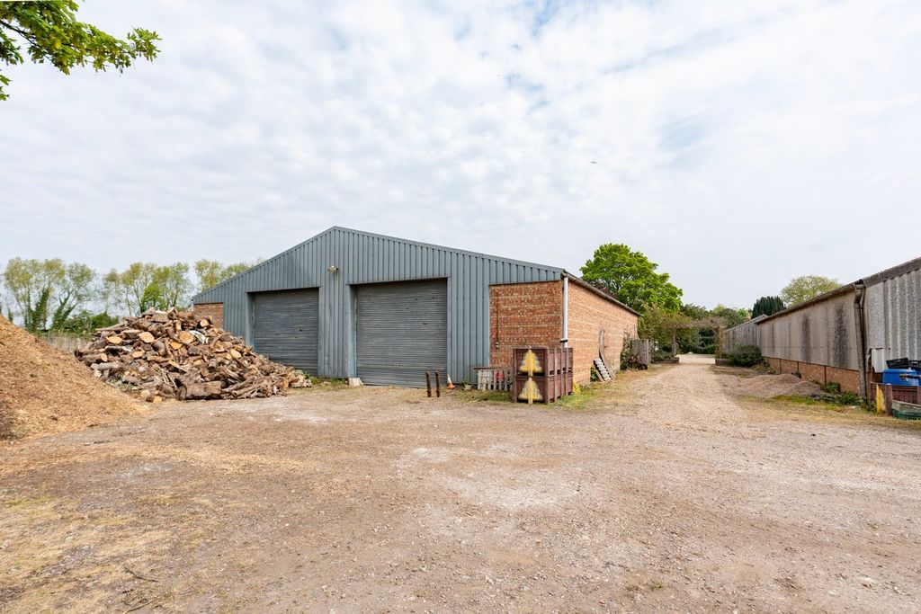 Property photo 3 of 41