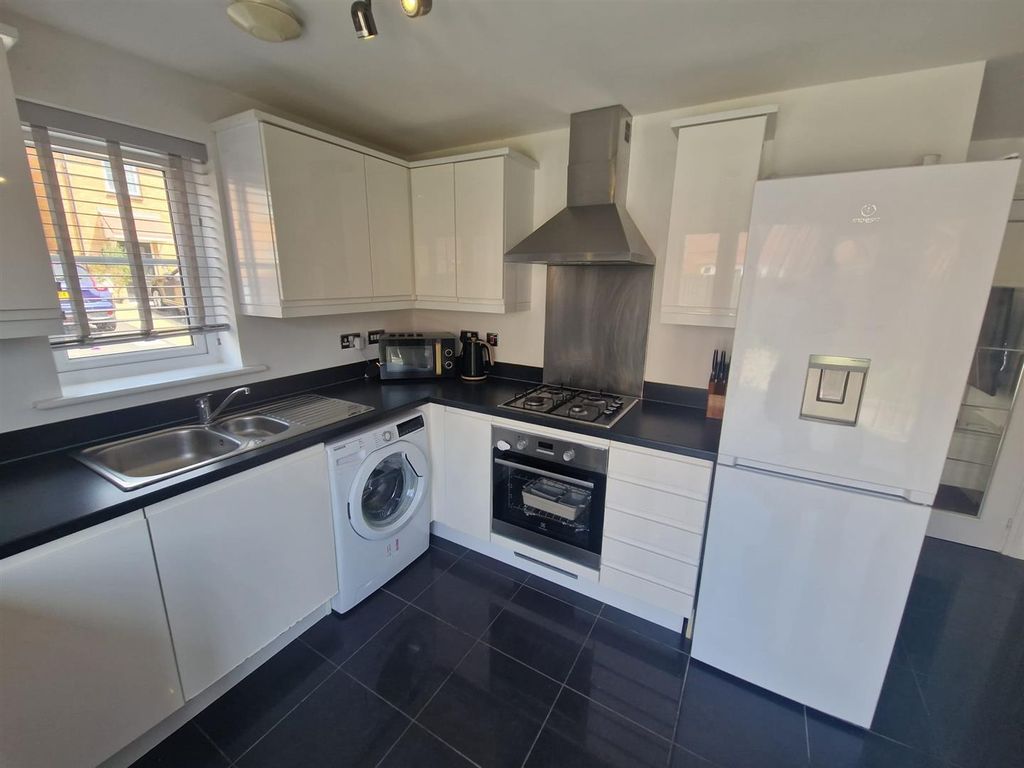 Property photo 2 of 21 19A8Ae53-c9Bf-4Ac3-91F6-98c2987Bb754.Jpg