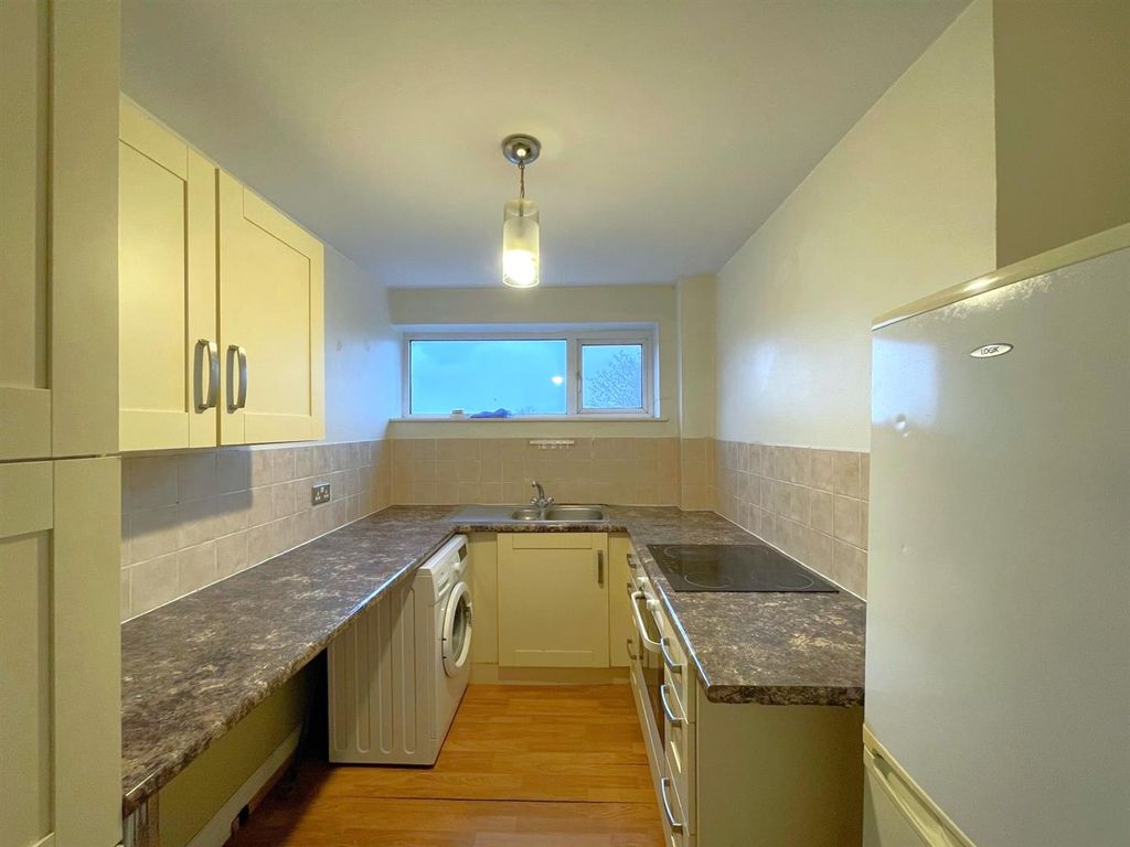 Property photo 3 of 8 Kitchen.Jpg