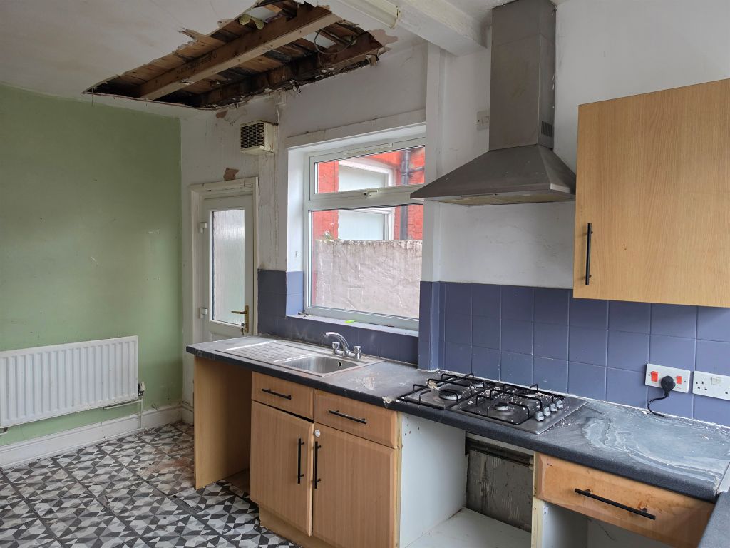 Property photo 2 of 17