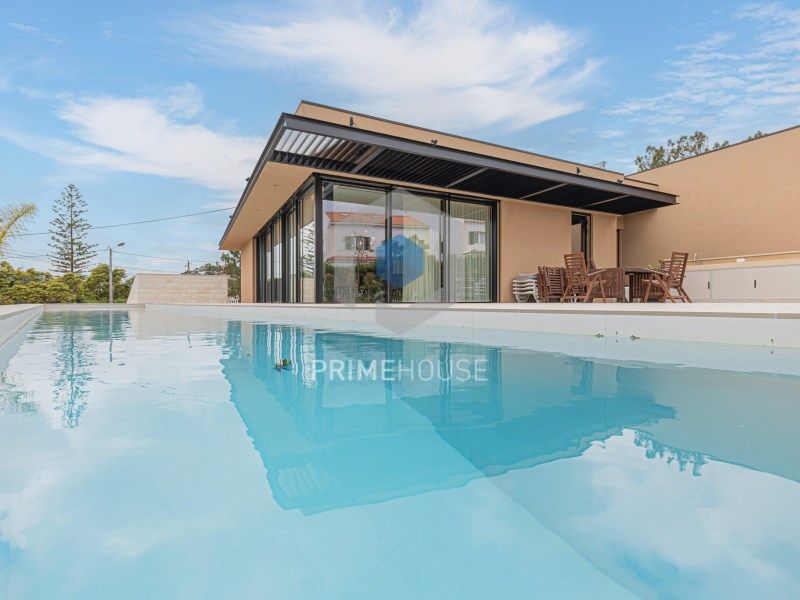 Property photo 2 of 80