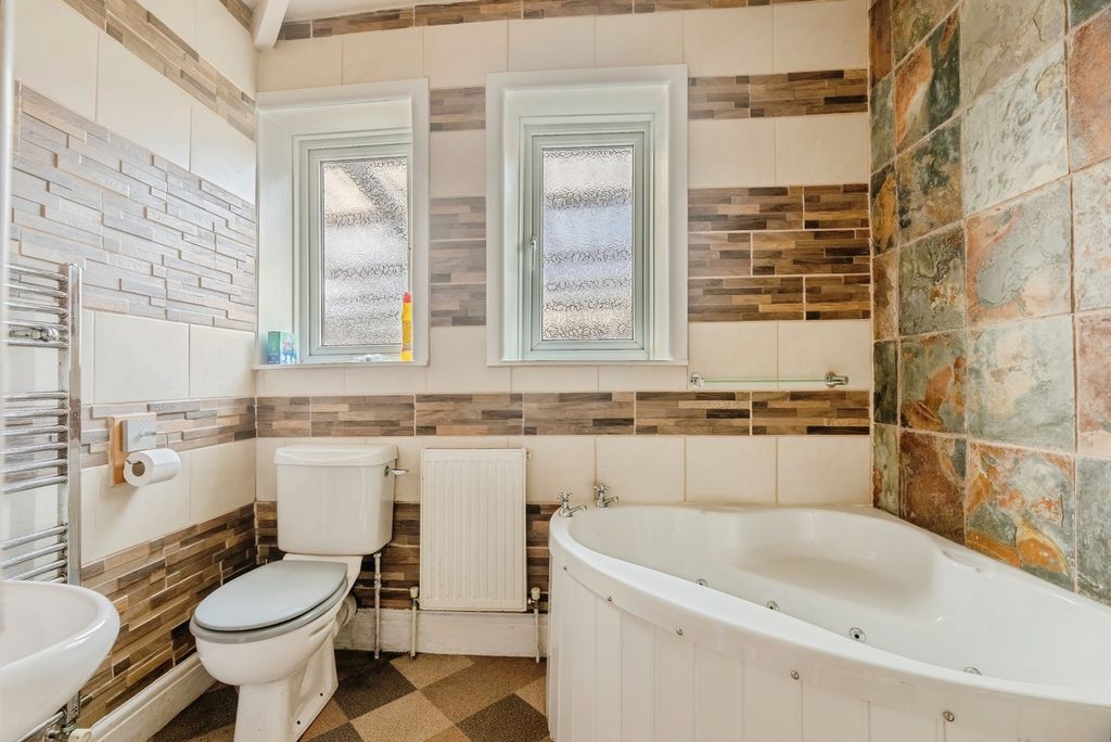 Property photo 3 of 17 Photo