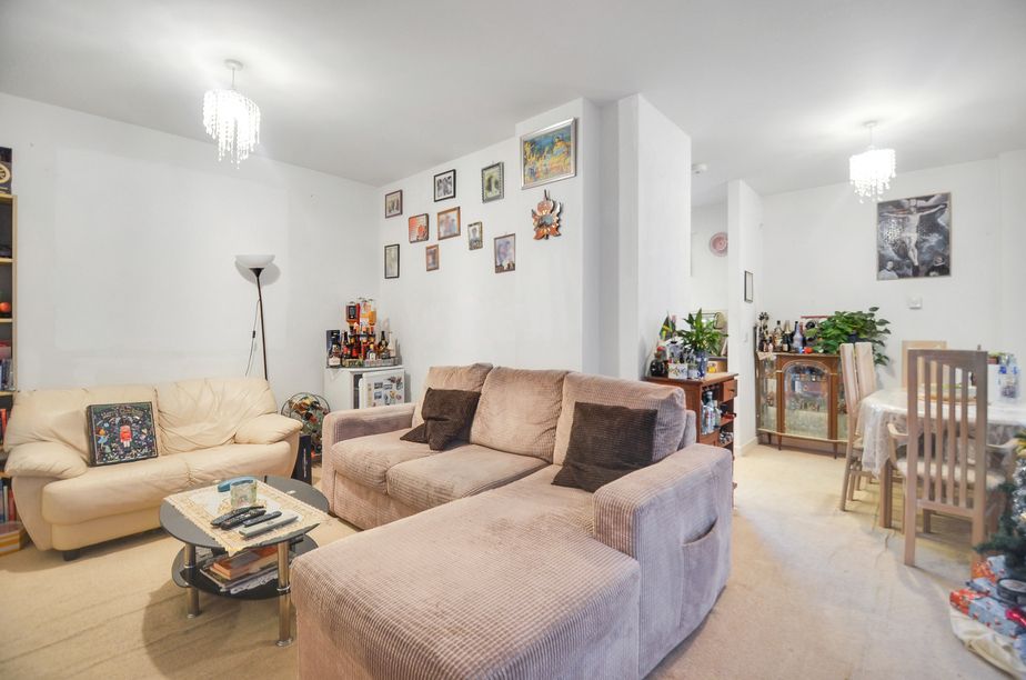 Property photo 3 of 28 Lounge (4).Jpg