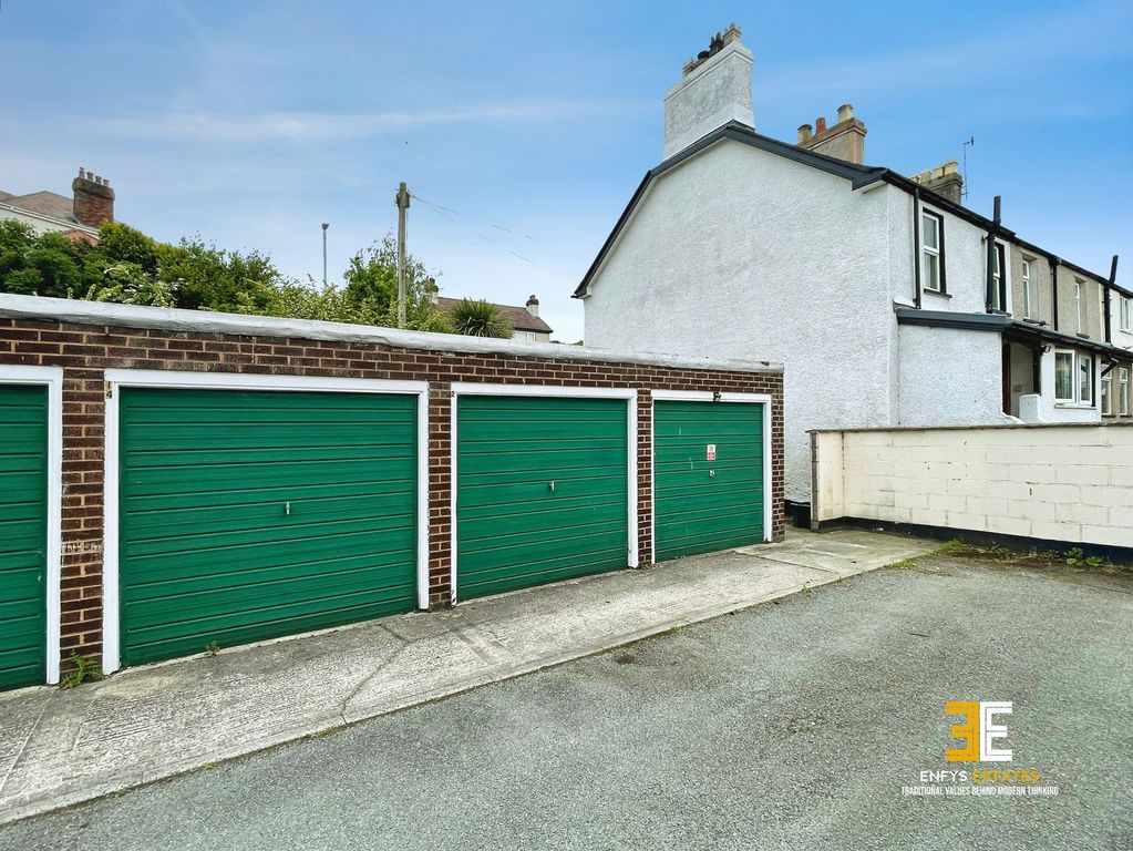 Property photo 3 of 22