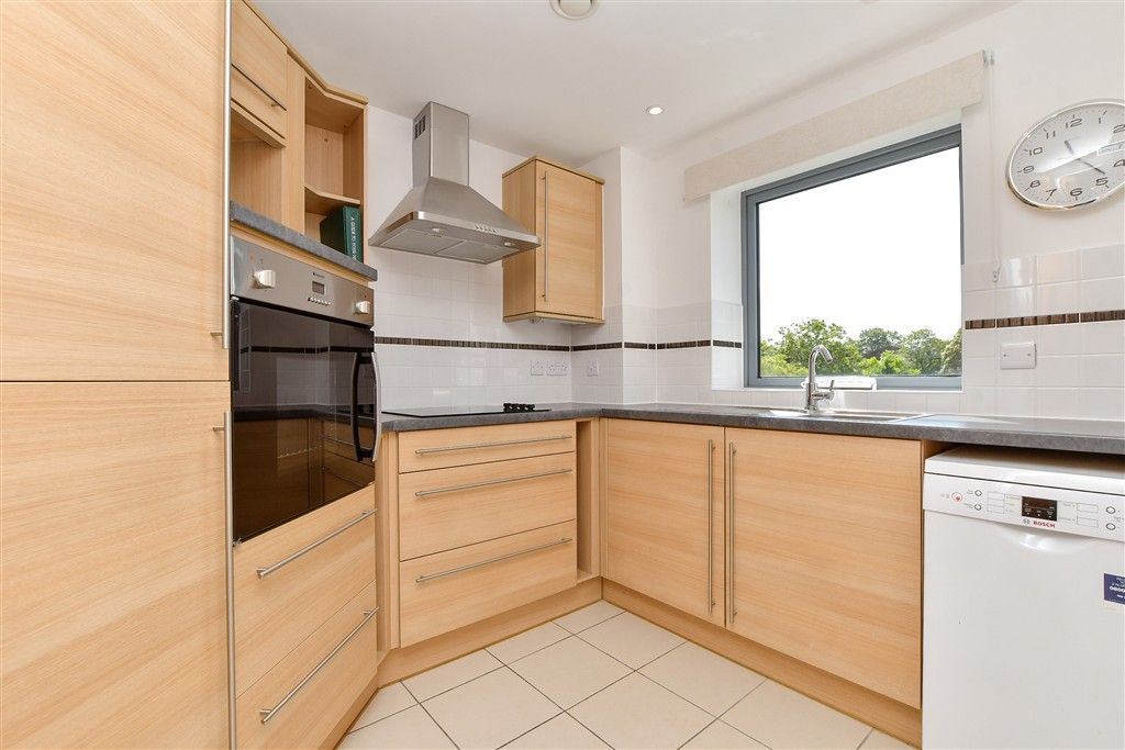 Property photo 1 of 8 Kitchen