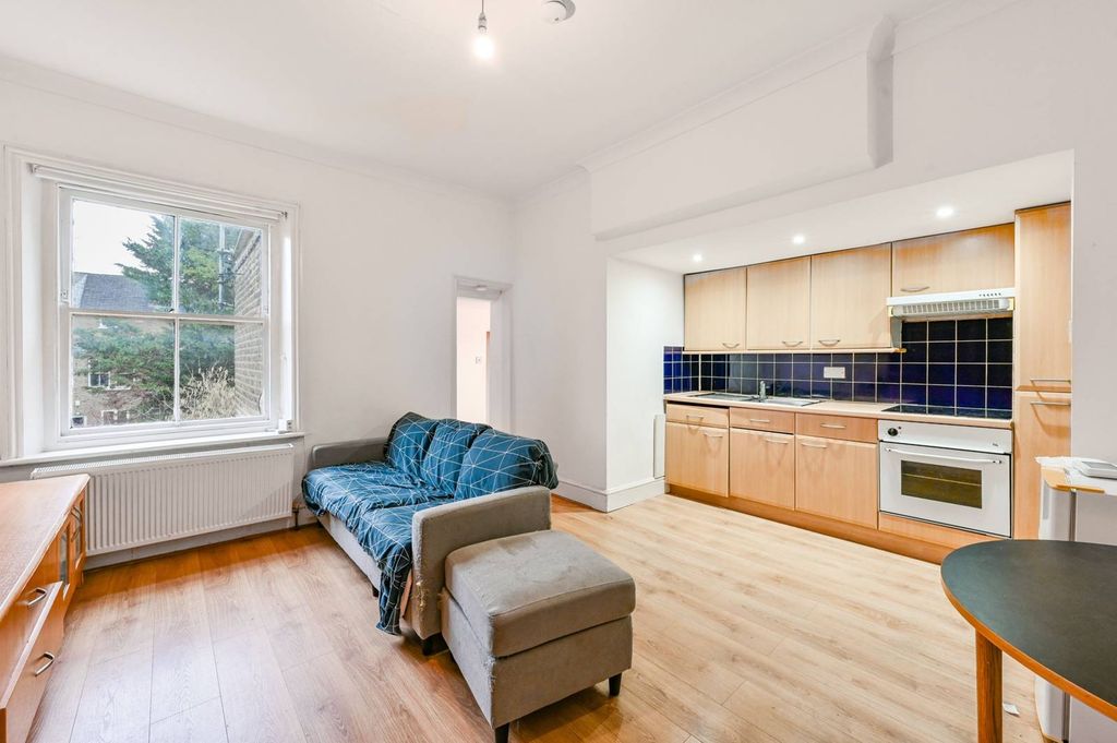 Property photo 3 of 7