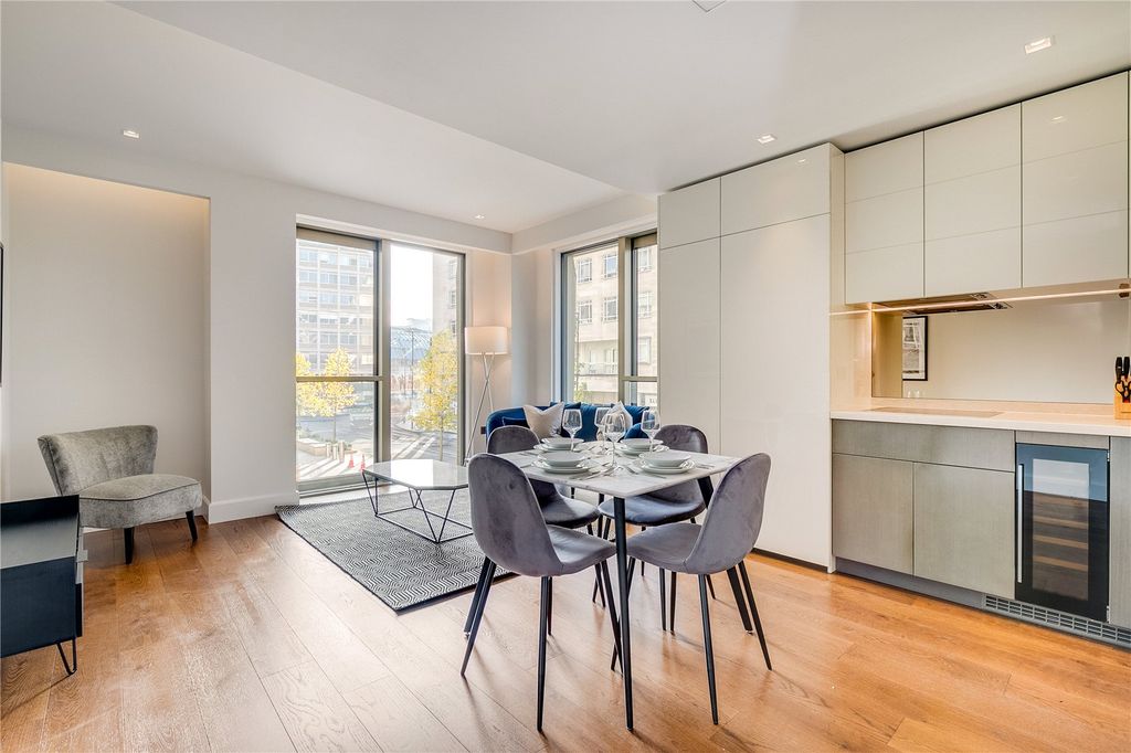 Property photo 1 of 12 Reception/Kitchen