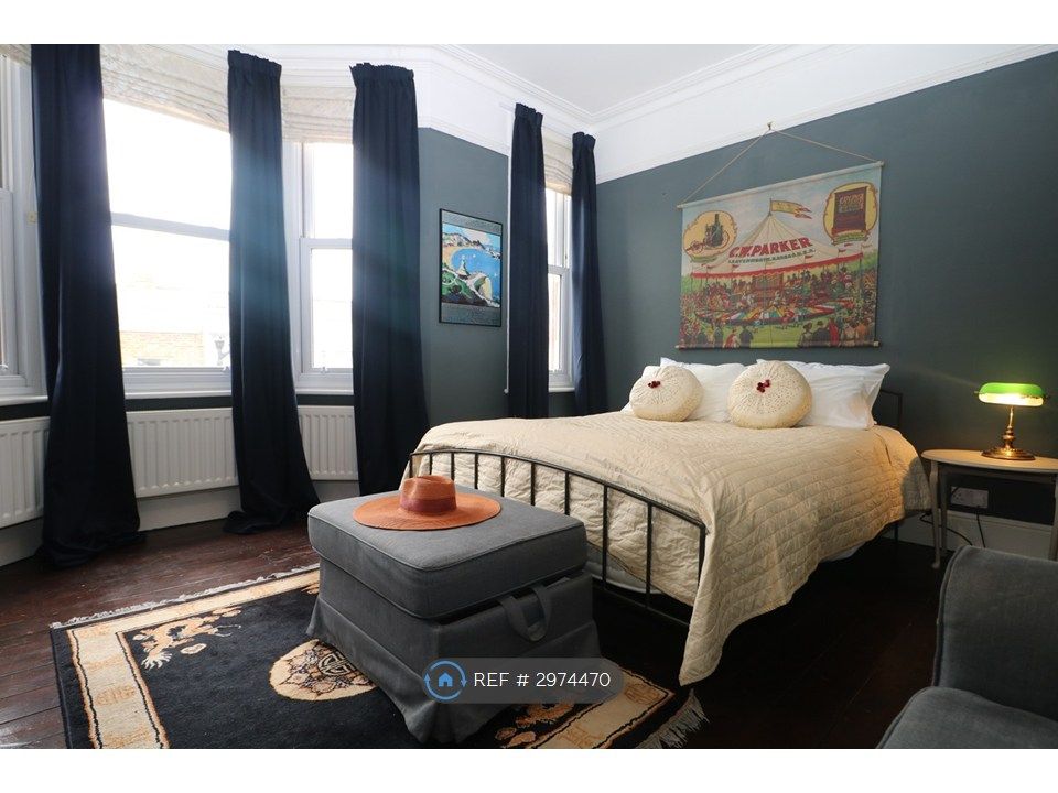 Property photo 1 of 25 Bedroom 3