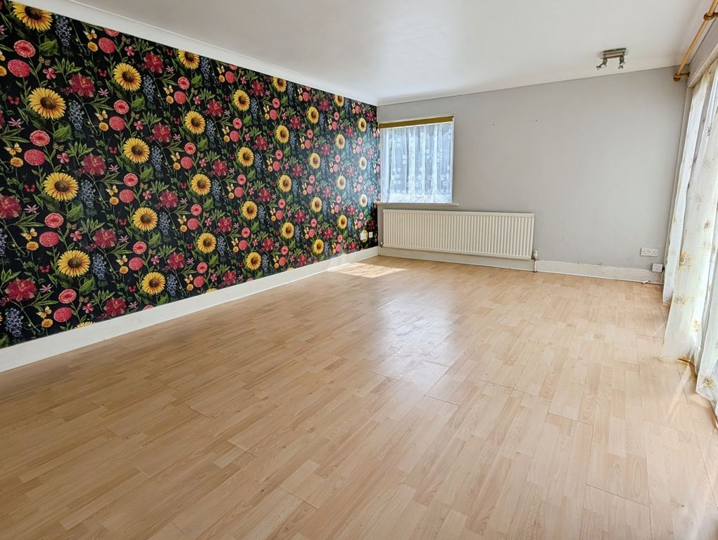 Property photo 3 of 13 Pbox-Img.Jpg