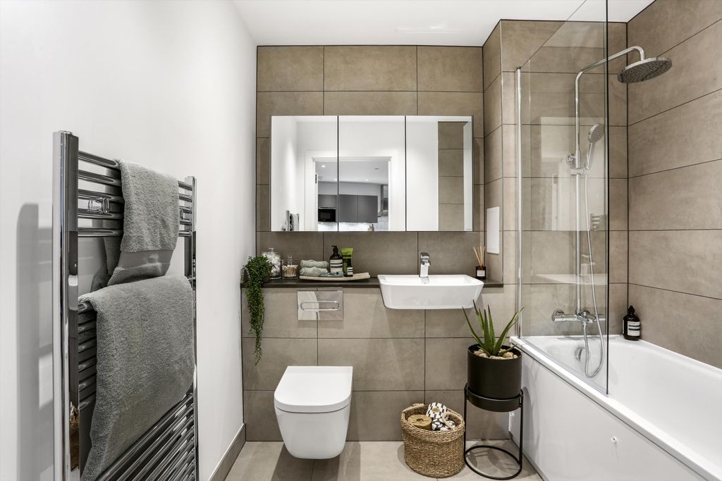 Property photo 2 of 12 Image