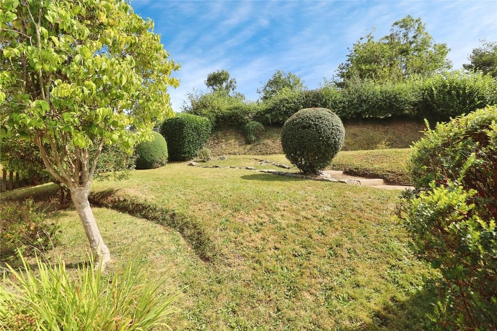 Property photo 2 of 24 Picture No. 10