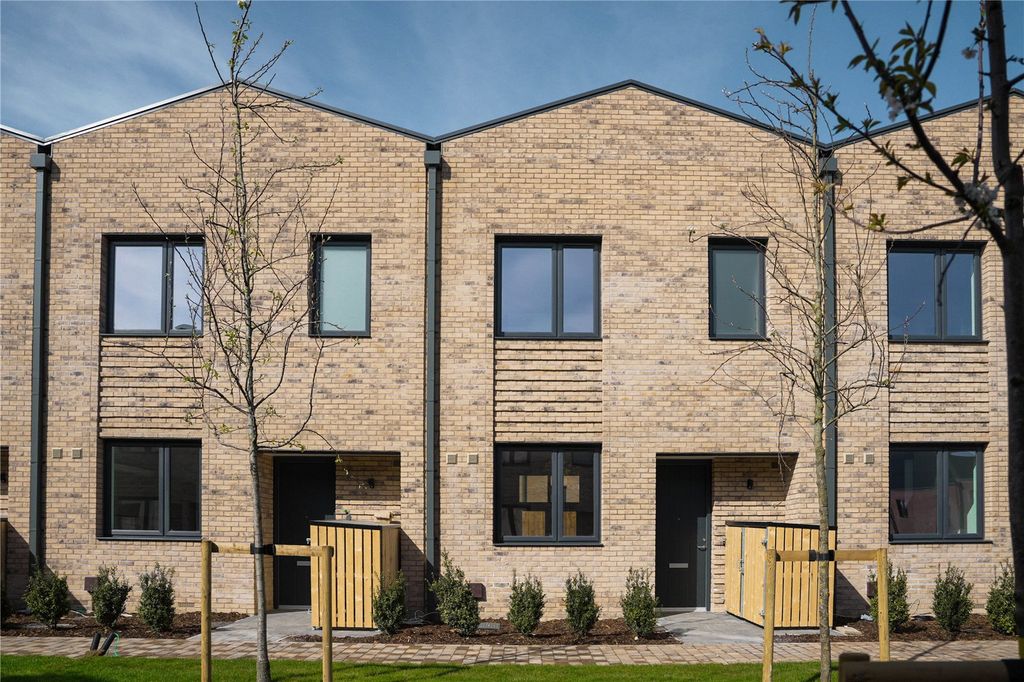 Property photo 1 of 10 The Skylark