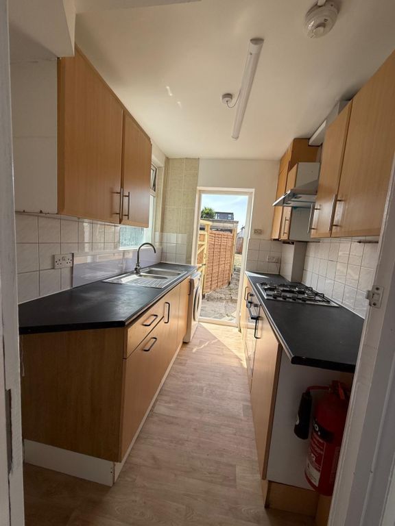 Property photo 3 of 8 7