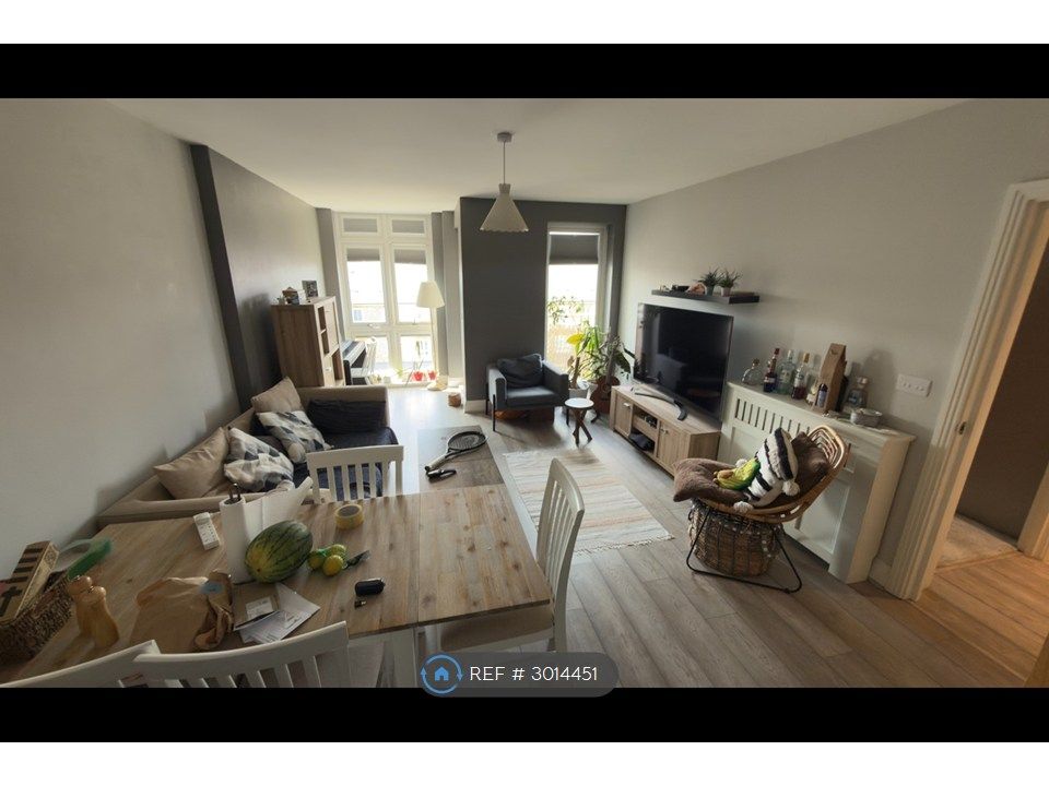 Property photo 2 of 10 Lounge