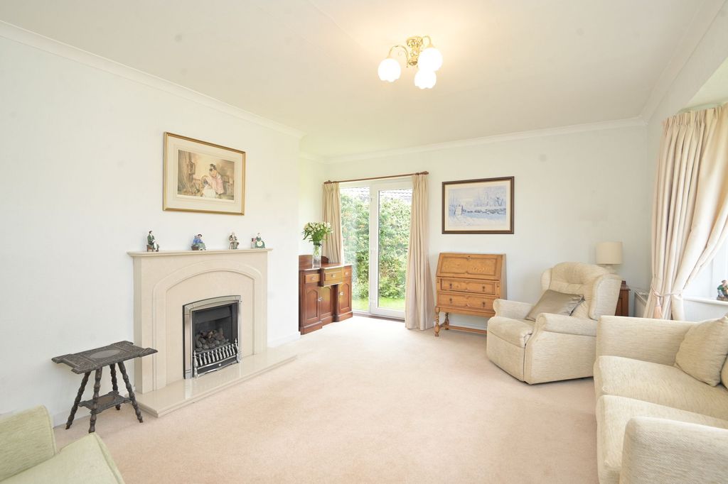 Property photo 2 of 27