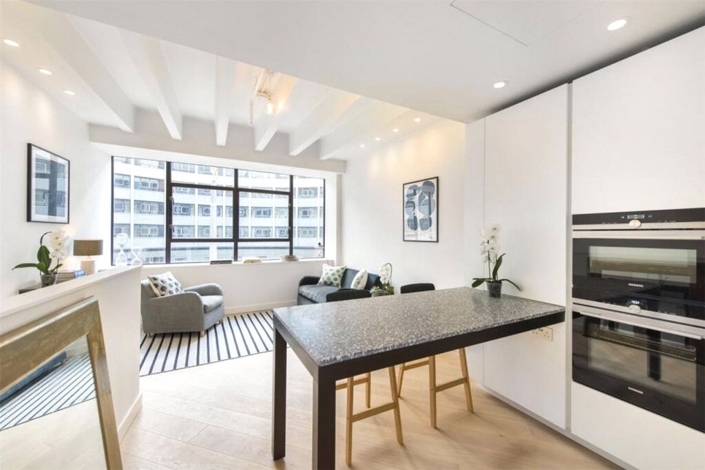 Property photo 2 of 10 Picture No. 03