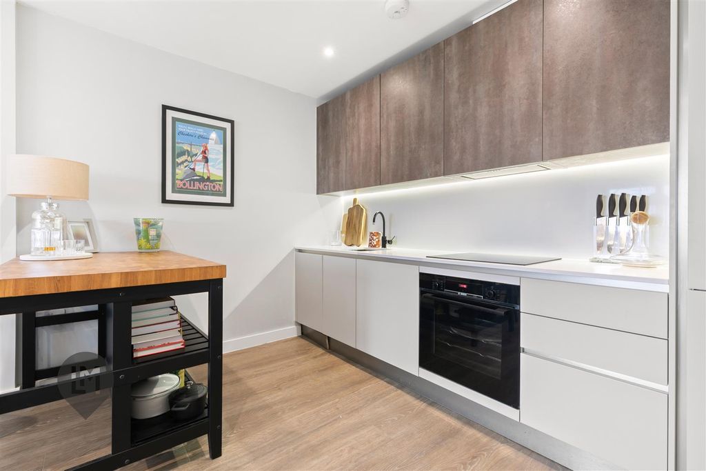 Property photo 3 of 7 Living/Dining/Kitchen