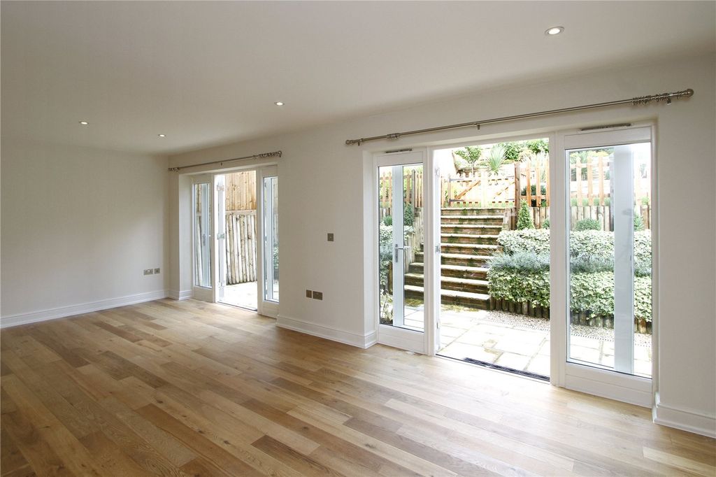 Property photo 3 of 8 Drawing Room