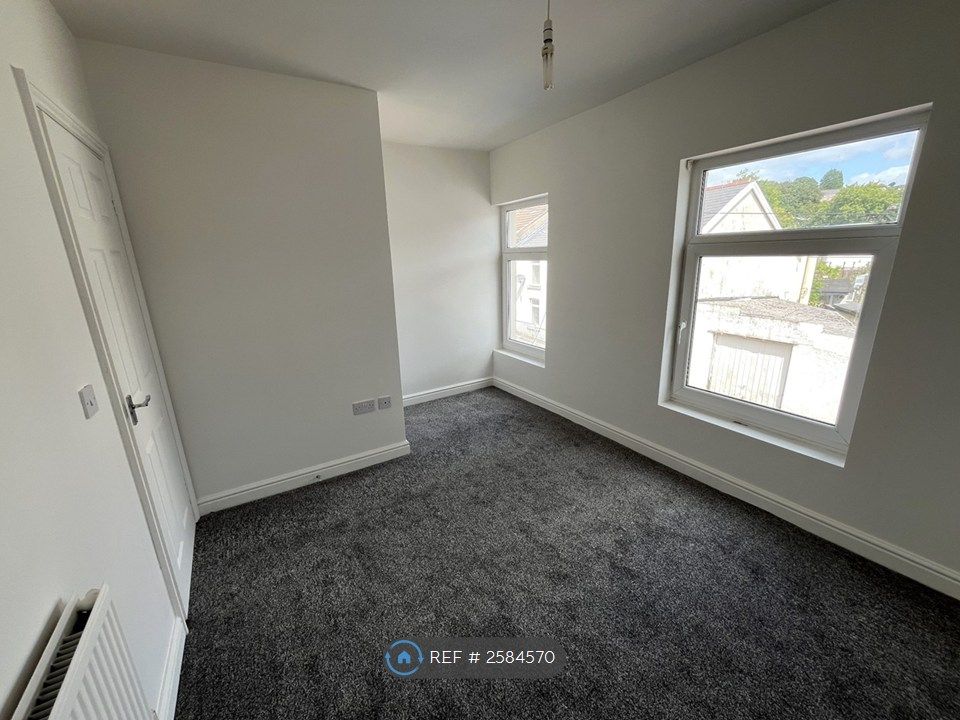 Property photo 3 of 10 Bed 1B