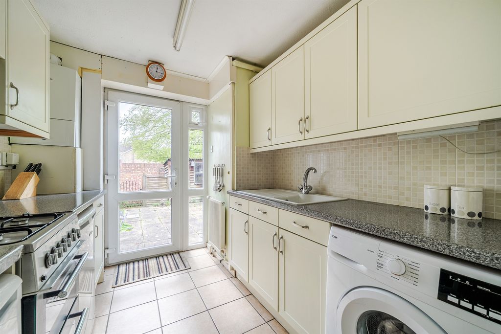 Property photo 3 of 12