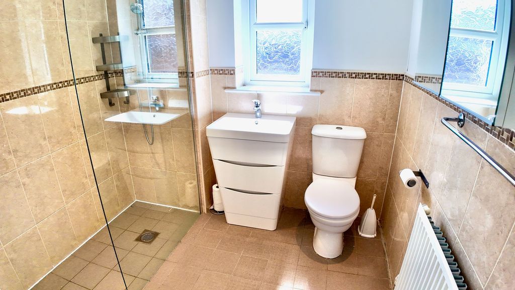 Property photo 3 of 36