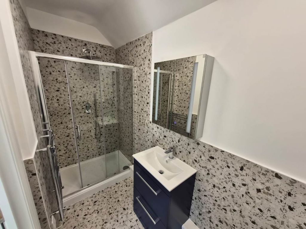 Property photo 3 of 6 Kneesworth Street Royston (2)