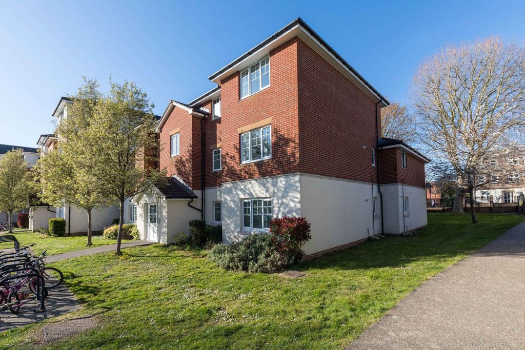 Property photo 1 of 12