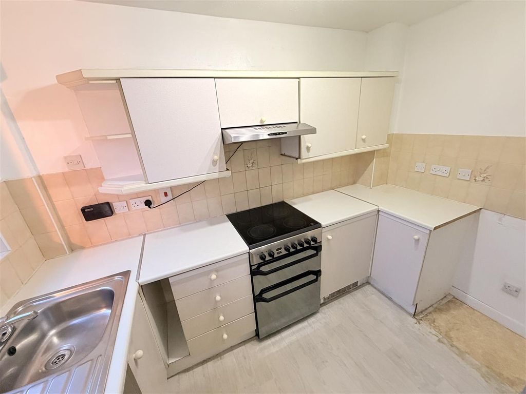 Property photo 2 of 12 Tempimagehjdyuo.Jpg