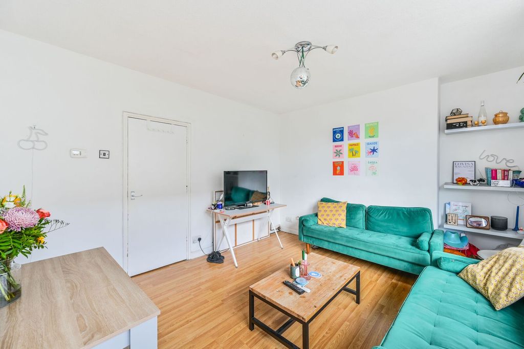 Property photo 2 of 7