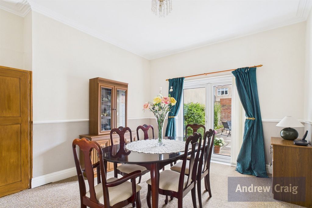Property photo 3 of 21 Dining Room