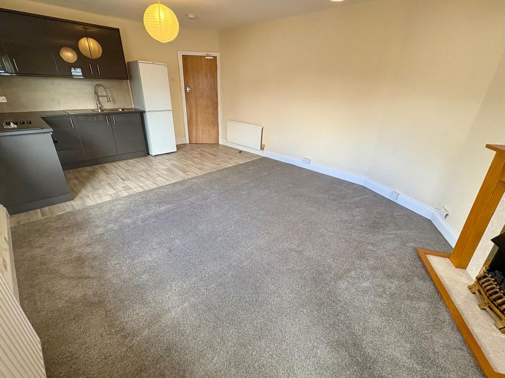 Property photo 3 of 10 Image