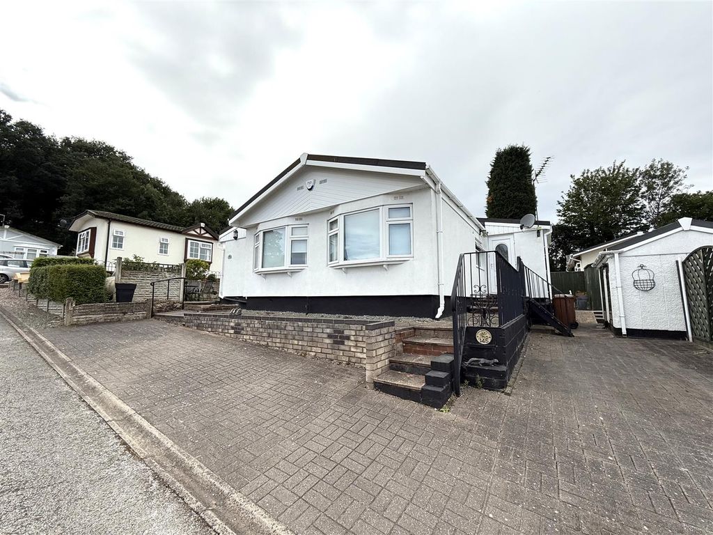 Property photo 1 of 14 145 Low.Jpeg