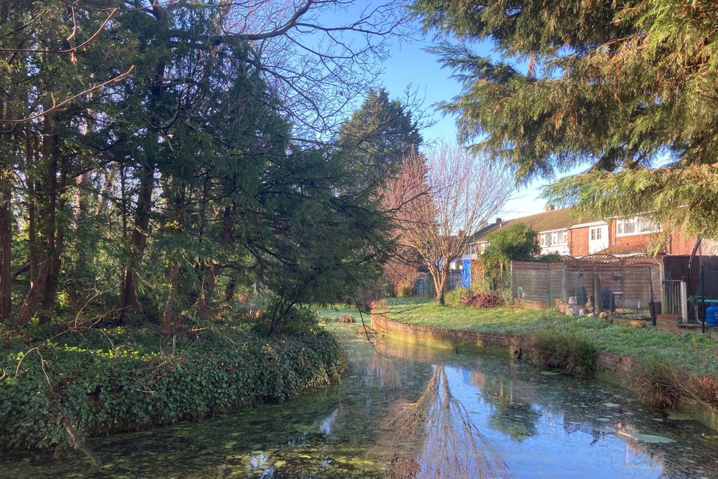 Property photo 2 of 4 Land On The South Side Of Farm Hill Road Waltham Abbey En9 1Lh