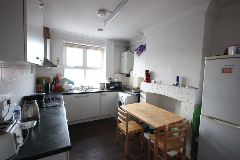 Property photo 2 of 4 Room 2