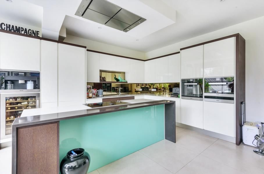 Property photo 2 of 10