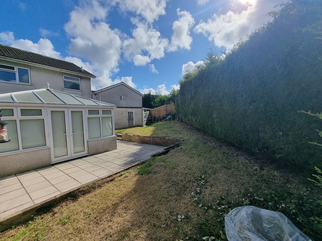 Property photo 2 of 21 Outside