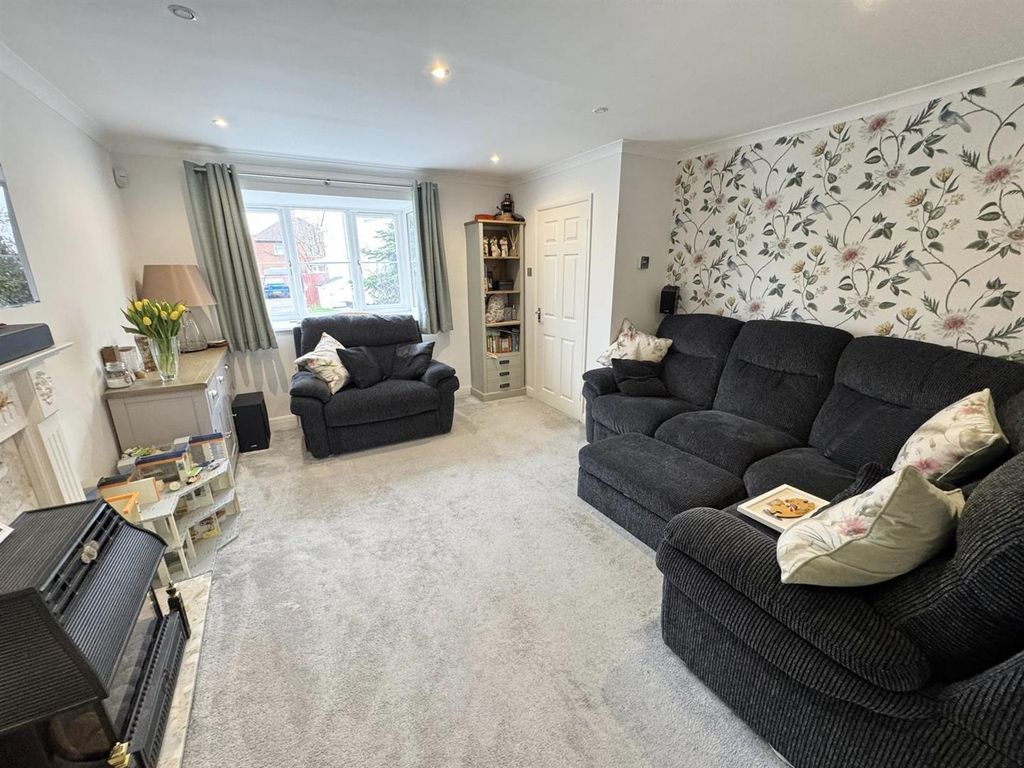 Property photo 3 of 16 De65d843-6072-450B-8A13-2c71c23d61cc.Jpeg