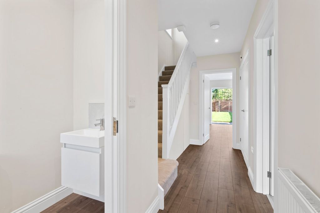 Property photo 3 of 25