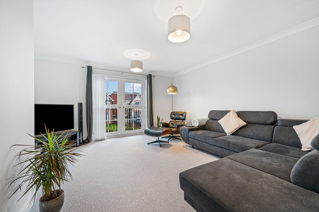 Property photo 2 of 21